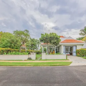 https://the-point-villa-idc-white-house-da-nang.dananghotels.net